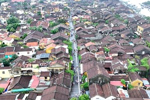 会安市中心的一些古屋已转换功能。