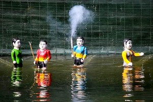 越南水上木偶戏。