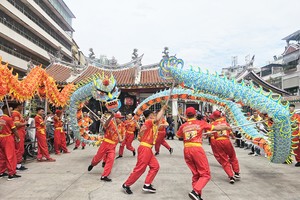 威龙体育会龙狮团点睛开光庆典