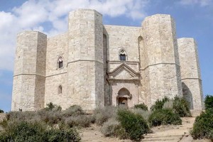 蒙特堡被联合国教科文组织 列入世界遗产名录。