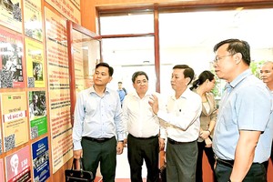 经常组团检查基层单位有助干部亲民，良好掌握舆论，以彻底解决民众不满的意见。