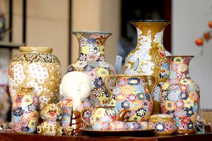 边和独特的陶器产品。