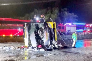 克服富安省严重交通事故后果