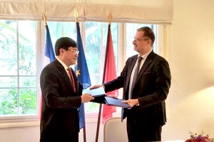 越法加强体育领域的合作