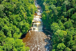 马里奥盆地的七层瀑布。