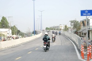 守德市曾隆桥左线通车