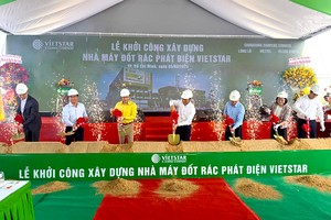 现代垃圾处理系统动工仪式。