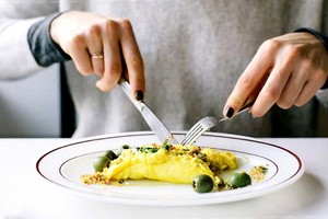 吃得慢有利健康。