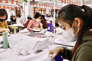 10号制衣总公司力争完成两位数的增长目标。