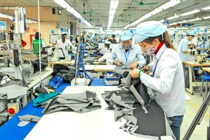 要有促进私营经济突破发展的机制和政策。