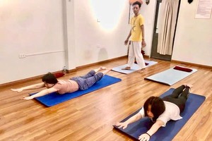 劳动者从事自由职业，旨在有机会发展本身的趋势是企业调整用人战略的迹象。