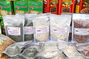 为当地特色美食“包装”