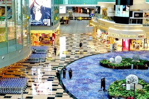 新加坡樟宜机场多次获评 [全球最佳机场] 。