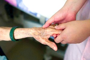 许多老年人存在营养不良的情况。