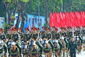 越南南方解放、国家统一50周年阅兵。