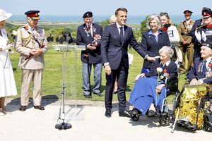 法国纪念二战胜利 80 周年