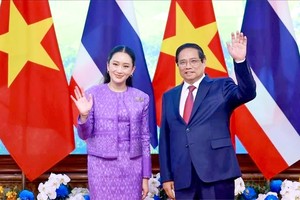 越南与泰国发表关于将双边关系提升至全面战略伙伴的联合声明