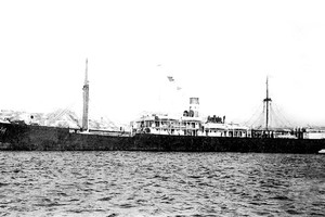 1911年6月5日，爱国青年阮必成乘坐拉都舍·特莱维勒都号船从芽龙码头出发以寻找救国之路。（资料图）