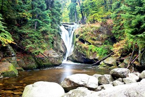 位于克尔科诺谢山脉的什克拉尔卡瀑布。