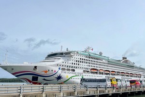 游客可以从富美港搭乘游轮出国