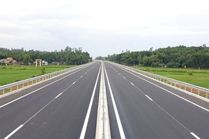 今年集中完成3000公里高速公路