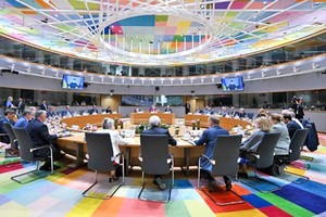 欧盟峰会强调将继续大幅提升防务安全支出