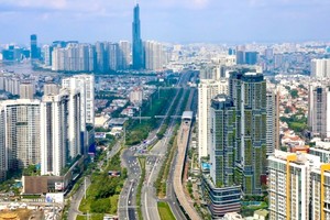 运行两级地方政府模式旨在建造新的持久稳定发展空间。