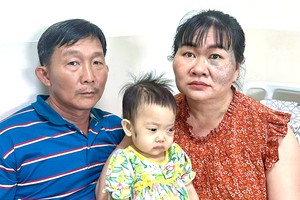 武克严夫妇与重病中的女儿武如意