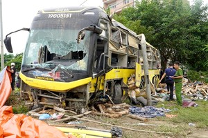 政府总理指导克服１号国道交通事故后果