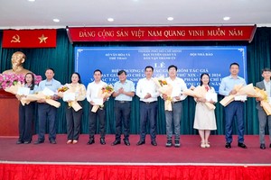 70 篇与本市有关优秀作品获奖励