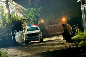 Lực lượng chức năng đến hiện trường điều tra vụ việc