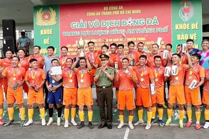 Đội Cụm thi đua 3 vô địch Giải bóng đá lực lượng Công an TPHCM