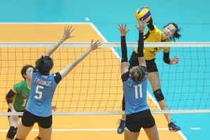 Chủ công Trần Thị Thanh Thúy (đập bóng). Ảnh: DŨNG PHƯƠNG