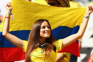 CĐV xinh đẹp của Colombia.