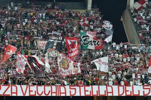 Hàng loạt CLB có lịch sử lâu đời của Italy có nguy có sụp đổ. Ảnh: The Guardian.