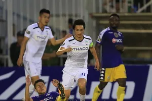 Quang Hải cùng các đồng đội ở CLB Hà Nội tiếp tục gây thất vọng. Ảnh: MINH HOÀNG