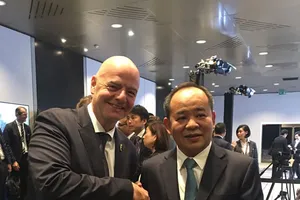 Chủ tịch VFF Lê Khánh Hải cùng Chủ tịch FIFA Gianni Infantino