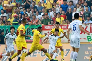 HA.GL đánh rơi chiến thắng vào giờ chót. Ảnh: MINH HOÀNG