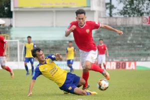 Hạ Đồng Tháp ngay tại Cao Lãnh, Hà Tĩnh đến gần với V-League sang năm. Ảnh: DƯƠNG THU