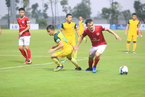 Phố Hiến tiếp tuc cuộc đua sau chiến thắng 2-0 trước Đắk Lắk. Ảnh: Minh Hoàng