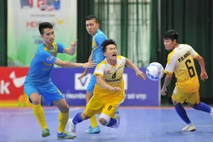 Sahako bất ngờ bị Sanna Khánh Hòa cầm chân. Ảnh: Nguyễn Nhân