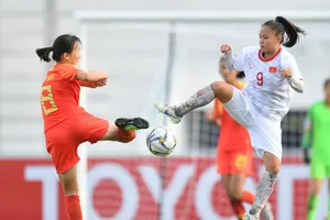 Pha "so giày" của cầu thủ đôi bên. Ảnh: AFC