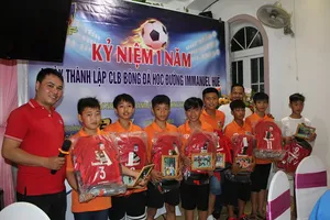 CLB Bóng đá cộng đồng Immanuel Huế đã tròn 1 năm đi vào hoạt động. Ảnh: HỮU THÀNH