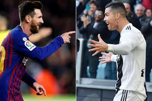 Cristiano Ronaldo (phải) vượt qua Messi trong cuộc bầu chọn của tờ Marca.