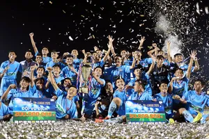 Đại học Cần Thơ vui mừng với ngôi vô địch SV-League 2020.