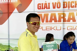 HLV Trần Văn Sỹ (Đội tuyển điền kinh Việt Nam) sẽ thi đấu giải năm nay. Ảnh: MINH CHIẾN