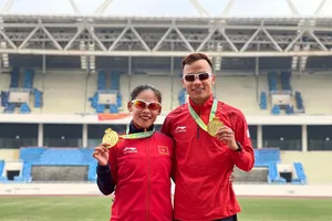 Hai chị em Nguyễn Thị Thanh Phúc và Nguyễn Thành Ngưng cùng giành HCV trong buổi sáng 11-12. Ảnh: FBNV