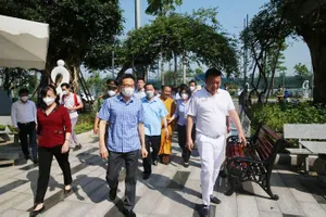 Phó Thủ tướng Vũ Đức Đam kiểm tra công tác chuẩn bị cho SEA Games tại Cụm sân quần vợt Hanaka ở Bắc Ninh. Ảnh: TC TDTT