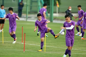 Các cầu thủ Việt Nam trên sân tập chiều 1-1