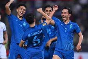 Thái Lan ngược dòng giành chiến thắng 3-0 trước Malaysia